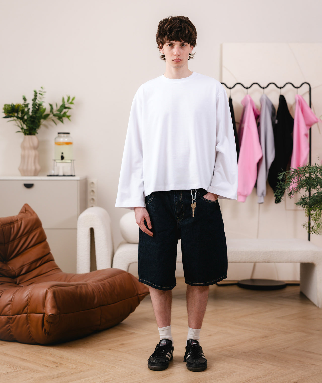 BASIC LONGSLEEVE (white)