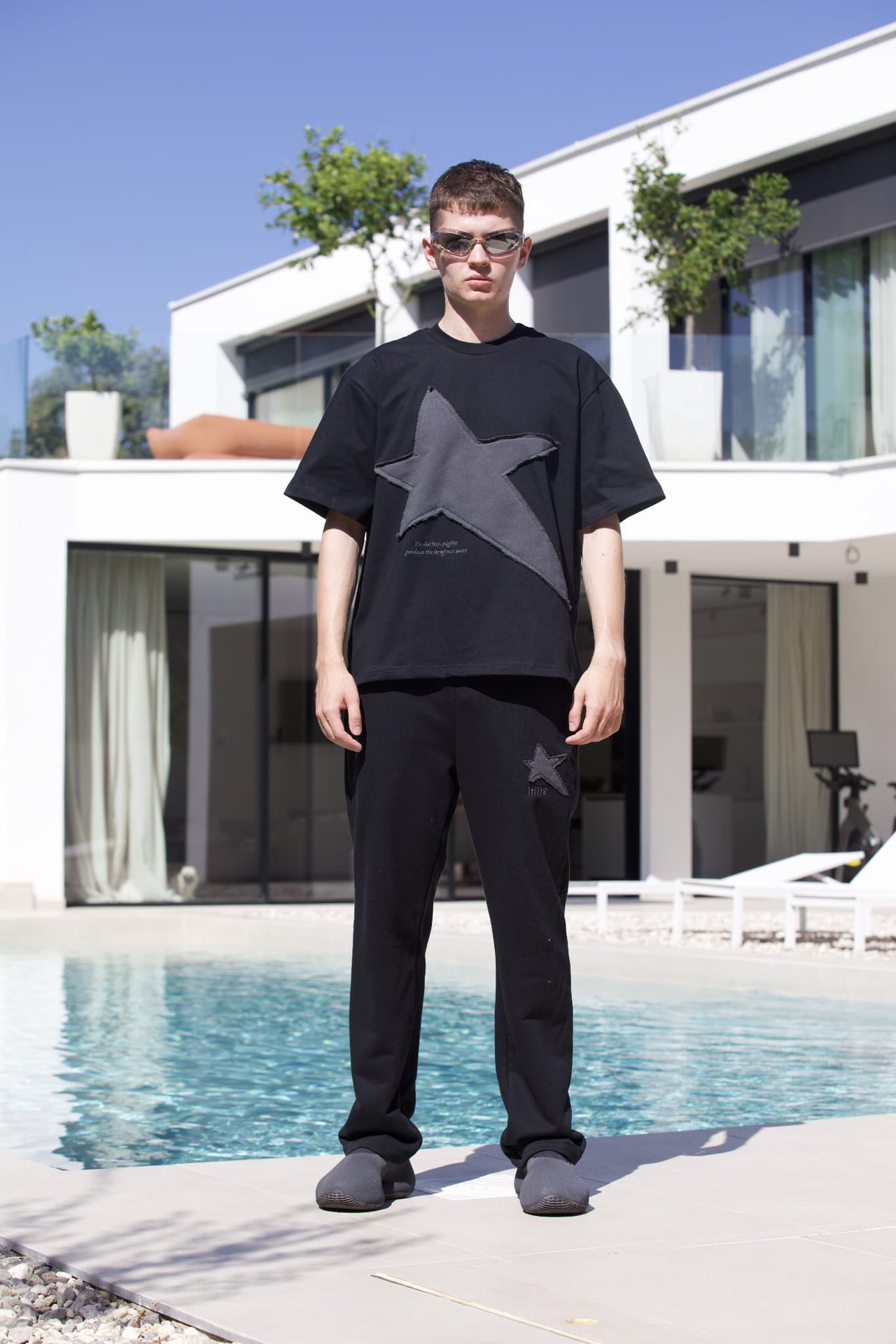 STAR TEE (black)