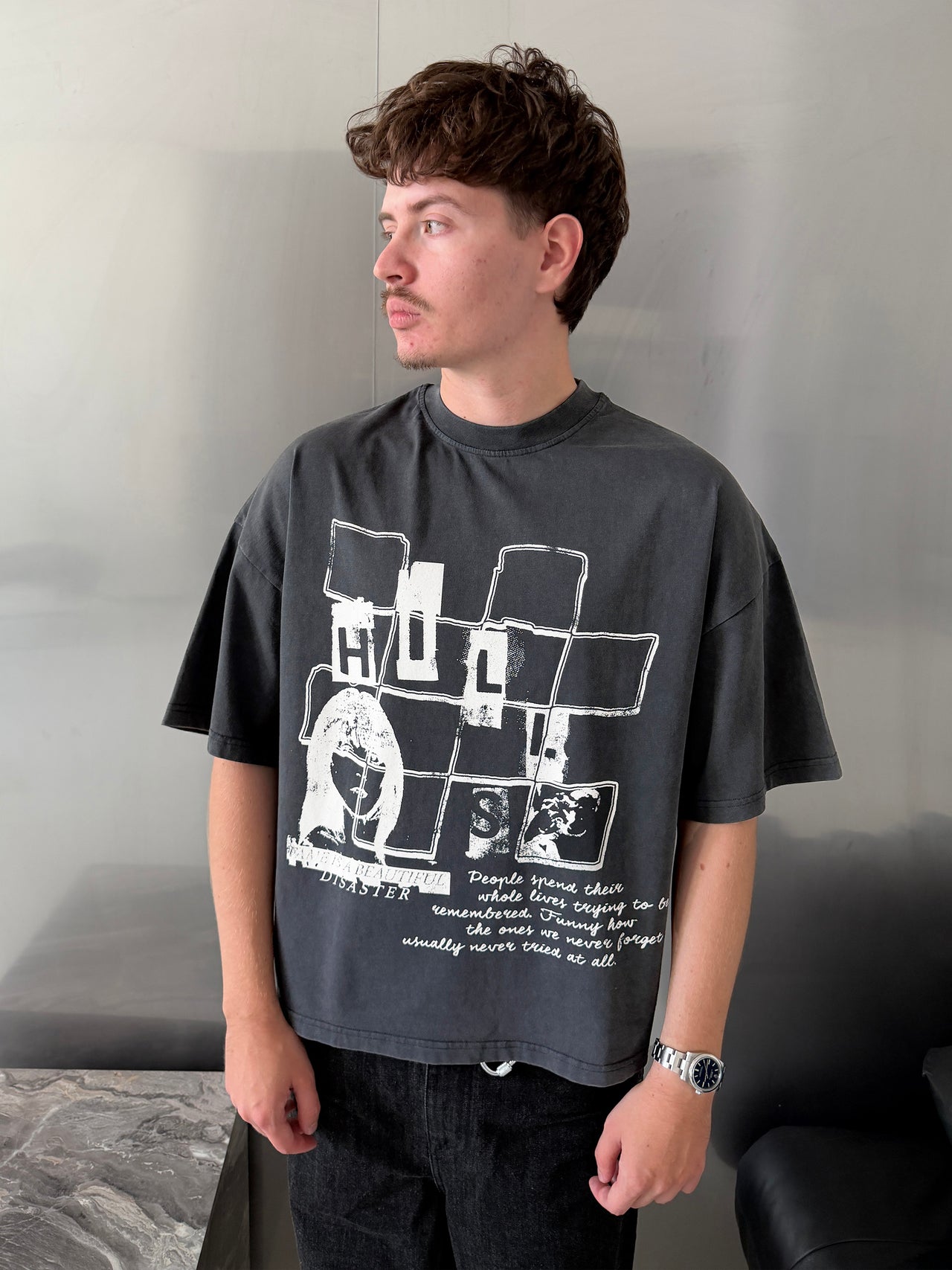FAMOUS TEE (washed black)