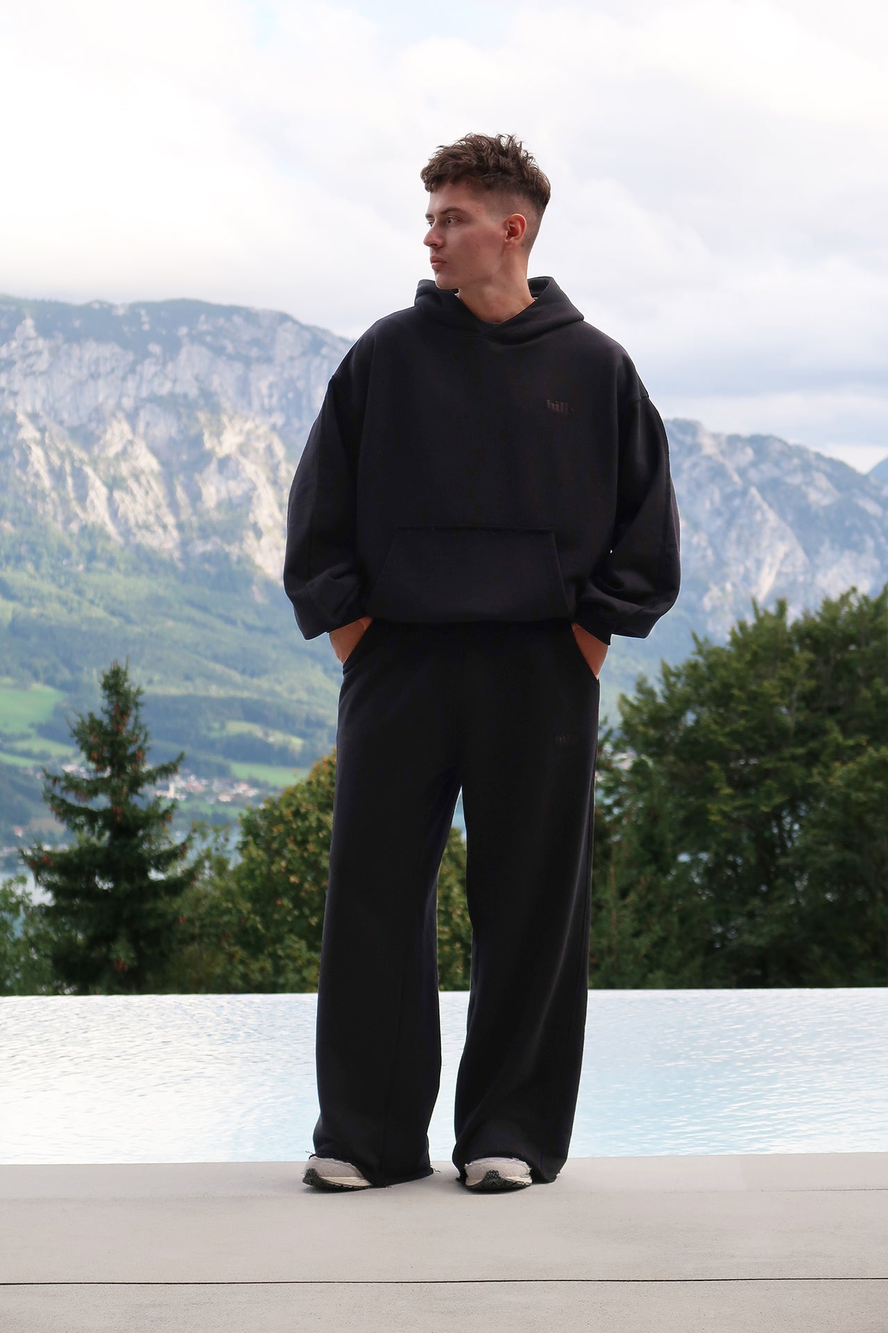 RAW BASIC HOODIE (black)